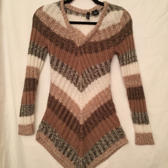 Ultra Flirt Sweaters - Ultra Flirt V-Neck warm cozy Sweater size Small